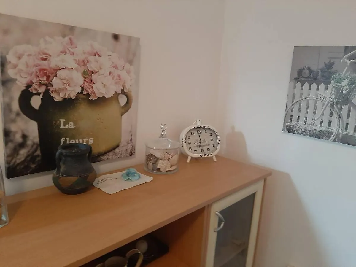 Sunny Attic Apartment Пореч