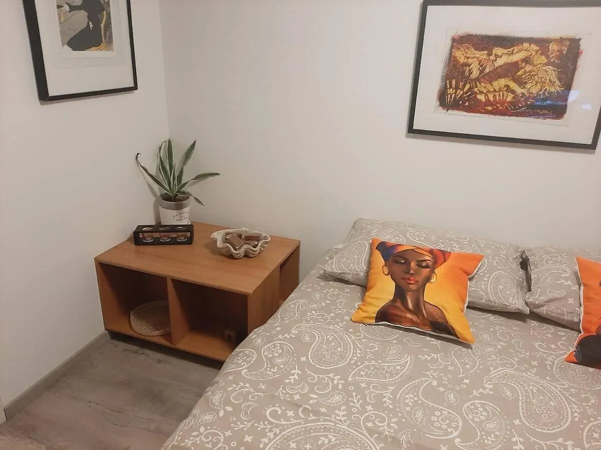 Sunny Attic Apartment Пореч