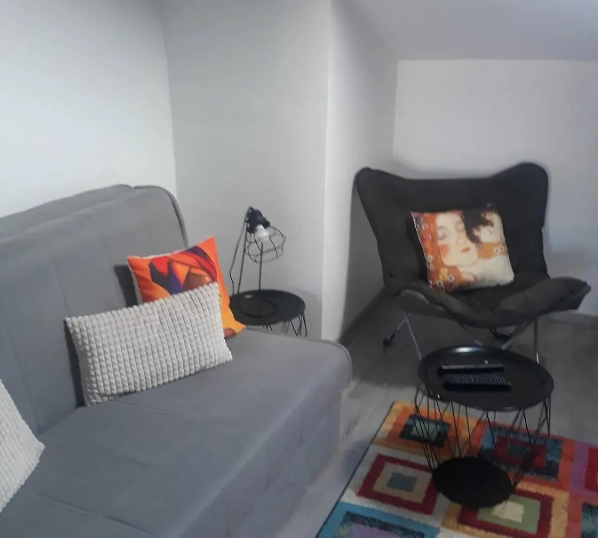 Sunny Attic Apartment Пореч